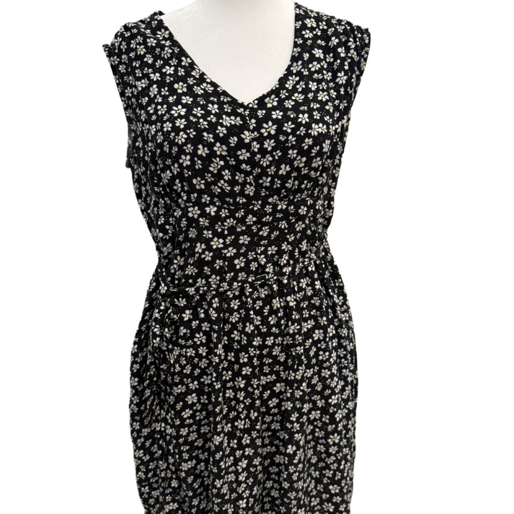 Two Hearts by Destination Maternity Floral Black and White Maternity Dress